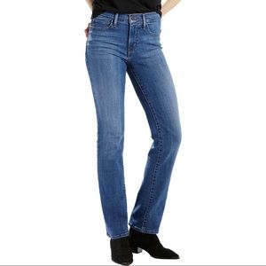 LEVIS Slimming Straight 31 x 32